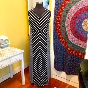 Size 1X Jaclyn Smith Sleeveless Maxi-Dress